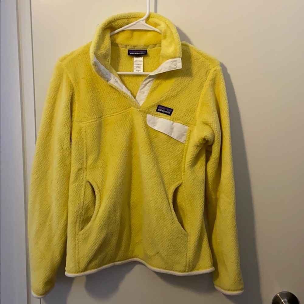 Patagonia women’s  quarter zip (w buttons)